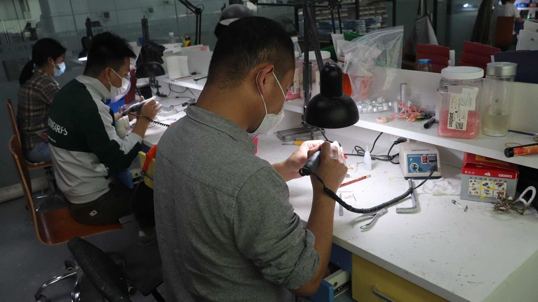 Standard Dental Lab Co., Limited dây chuyền sản xuất của nhà sản xuất