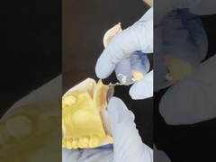 Khả năng tùy biến Cobalt Chrome Cast Frame với các nhãn dán rất tốt